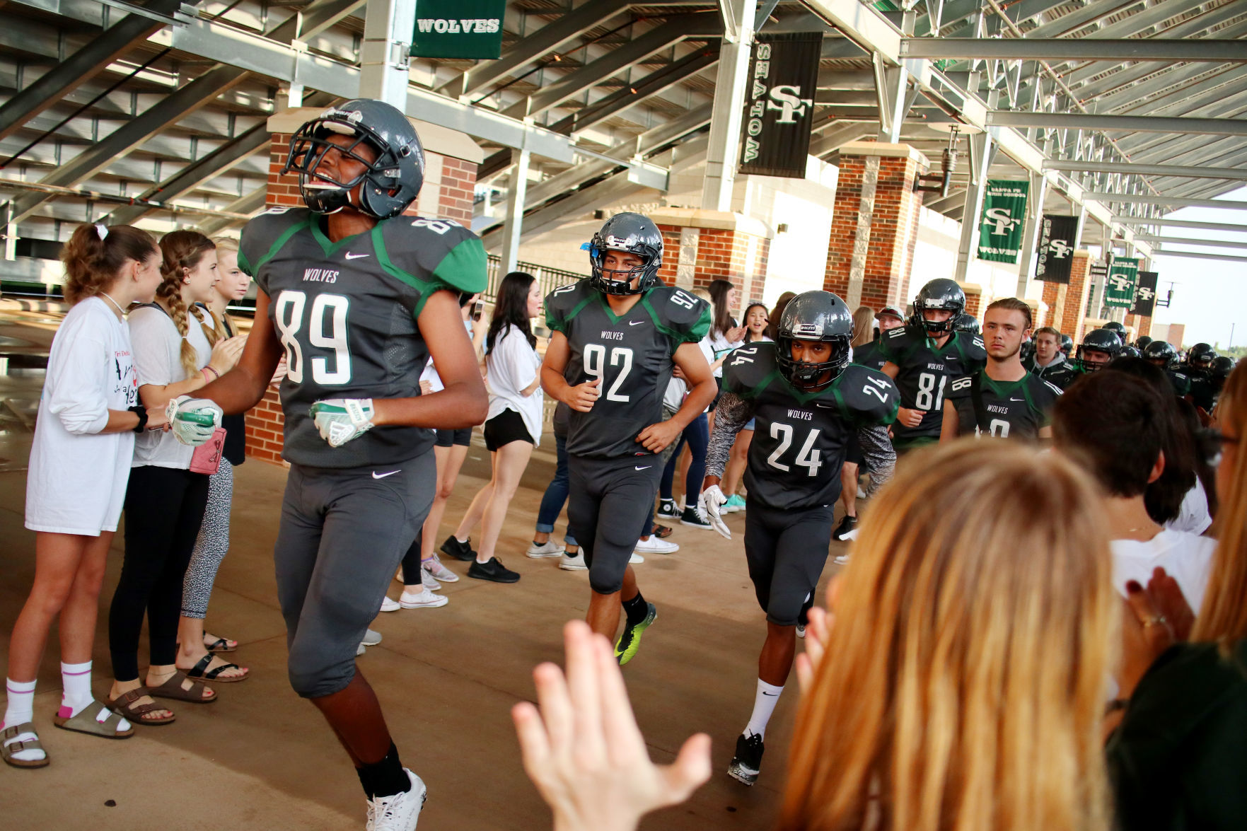 The Contenders: Edmond Santa Fe Wolves